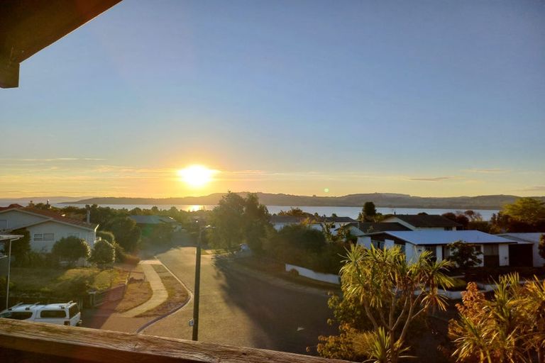 Photo of property in 11 Gladstone Grove, Richmond Heights, Taupo, 3330