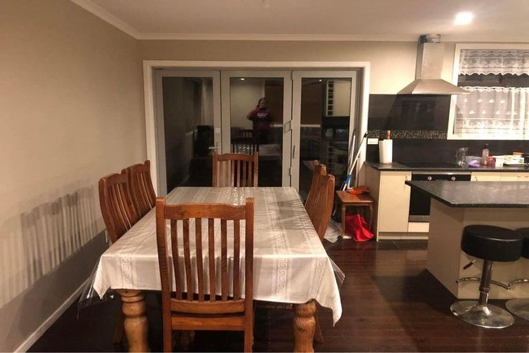 Photo of property in 10 Worcester Place, Cannons Creek, Porirua, 5024