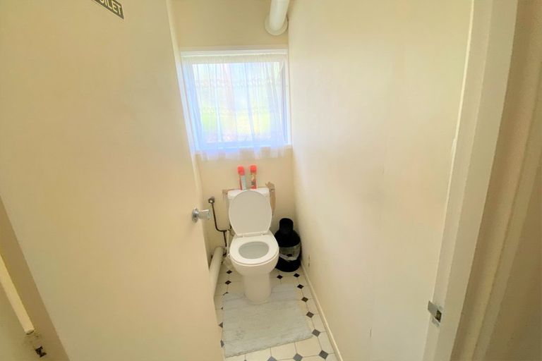 Photo of property in 18 Wycherley Drive, Bucklands Beach, Auckland, 2014