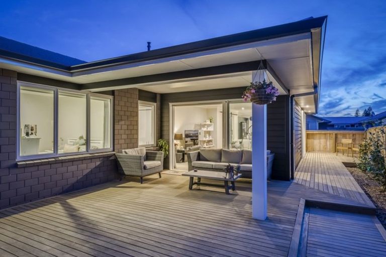 Photo of property in 3 Saint Vincent Way, Waikanae, 5036