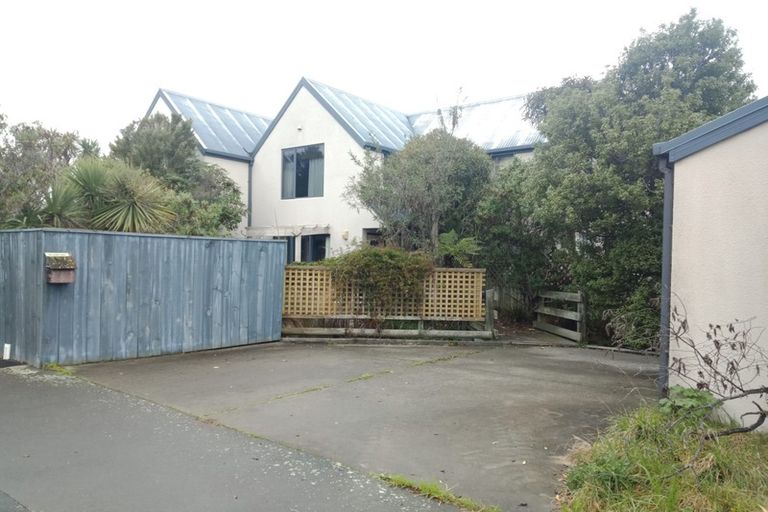 Photo of property in 2/218 Edgeware Road, Edgeware, Christchurch, 8013