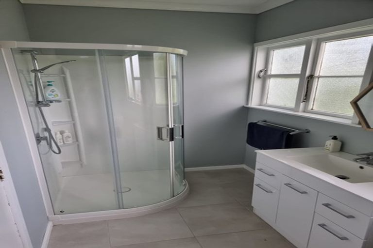 Photo of property in 5 Rumgay Street, Fairfield, Lower Hutt, 5011