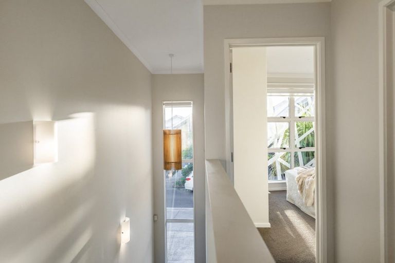 Photo of property in 6 Touhou Road, Hobsonville, Auckland, 0616