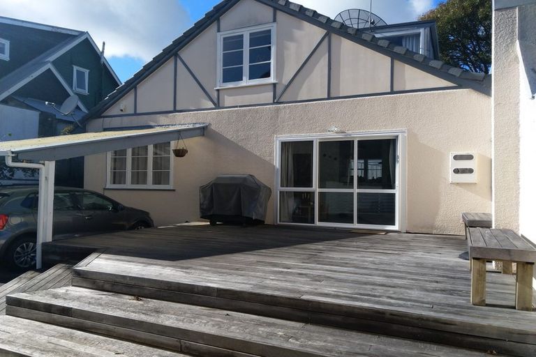 Photo of property in 2/18 Reid Road, New Lynn, Auckland, 0600