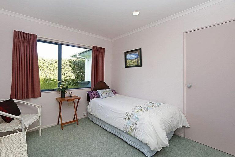 Photo of property in 20 Pohutukawa Drive, Opunake, 4616