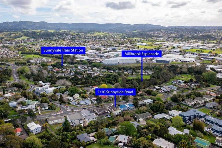 Photo of property in 1/10 Sunnyside Road, Sunnyvale, Auckland, 0612