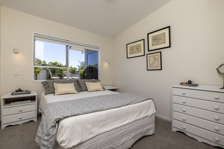 Photo of property in 7 Kawau Grove, Waikanae Beach, Waikanae, 5036