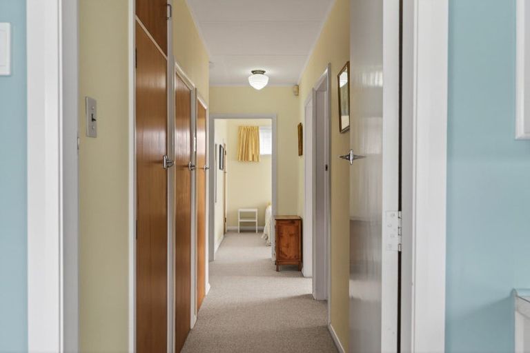 Photo of property in 28 Birmingham Street, Takaro, Palmerston North, 4412