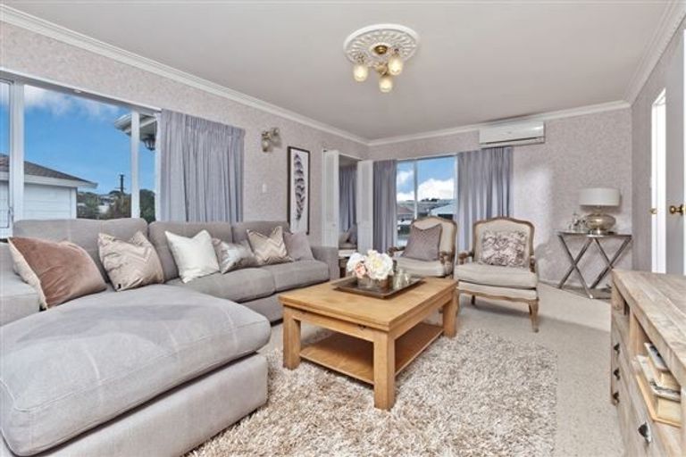 Photo of property in 2/5 Fenwick Avenue, Milford, Auckland, 0620
