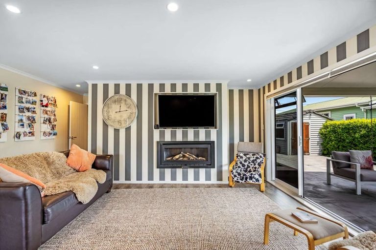 Photo of property in 1 Alfred Street, Westshore, Napier, 4110