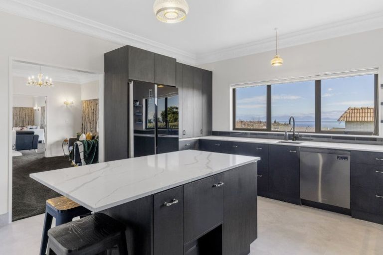 Photo of property in 62 Harvey Street, Waipahihi, Taupo, 3330