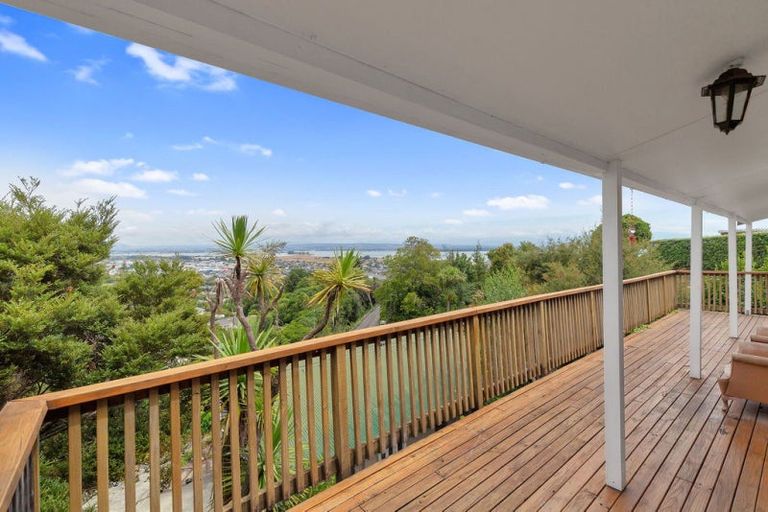 Photo of property in 2/104 Tosswill Road, Tahunanui, Nelson, 7011