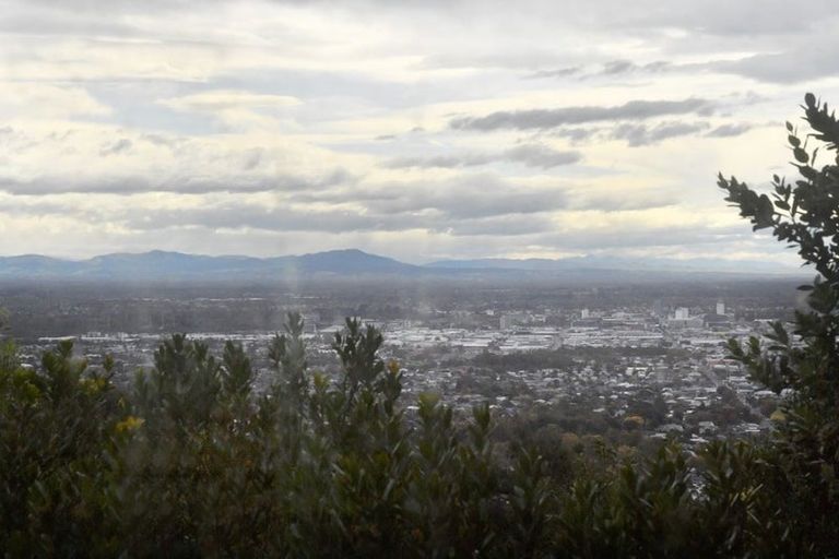 Photo of property in 175 Hackthorne Road, Cashmere, Christchurch, 8022