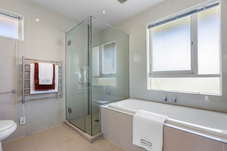 Photo of property in 342 Te Atatu Road, Te Atatu South, Auckland, 0610