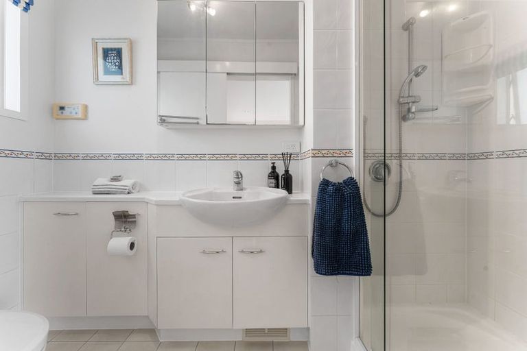 Photo of property in 14 Clyside Avenue, Half Moon Bay, Auckland, 2012