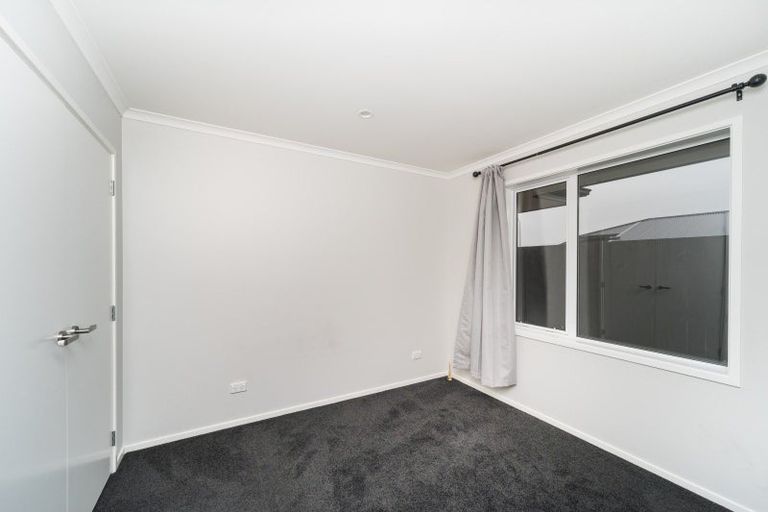 Photo of property in 9 Mediterranean Grove, Fitzherbert, Palmerston North, 4410