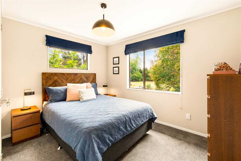 Photo of property in 2/123 Millbrook Road, Sunnyvale, Auckland, 0612