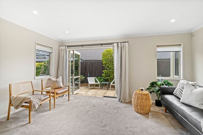 Photo of property in 43 Memorial Avenue, Ilam, Christchurch, 8053