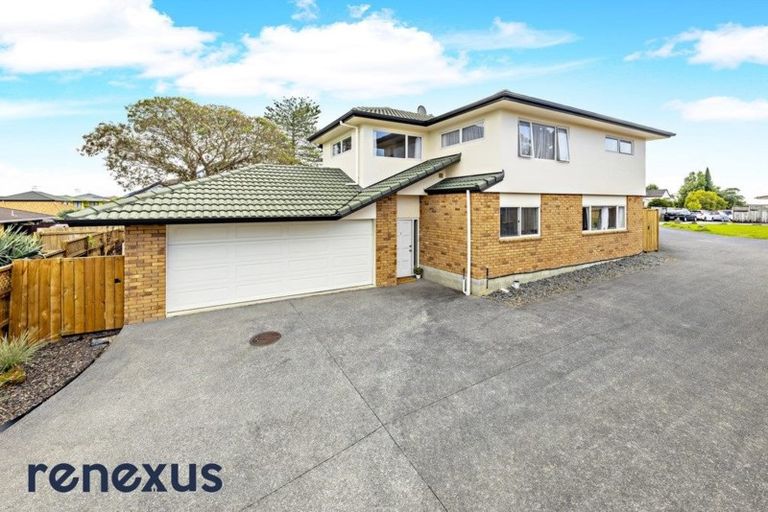 Photo of property in 8 Birchlea Rise, Goodwood Heights, Auckland, 2105