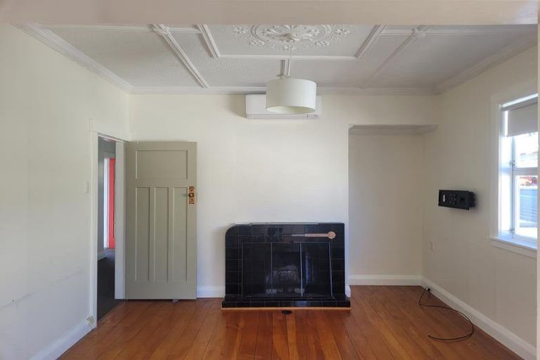 Photo of property in 210 Powderham Street, New Plymouth, 4310