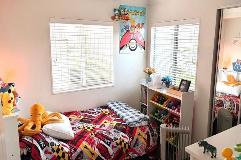 Photo of property in 25 Bejoy Rise, East Tamaki Heights, Auckland, 2016