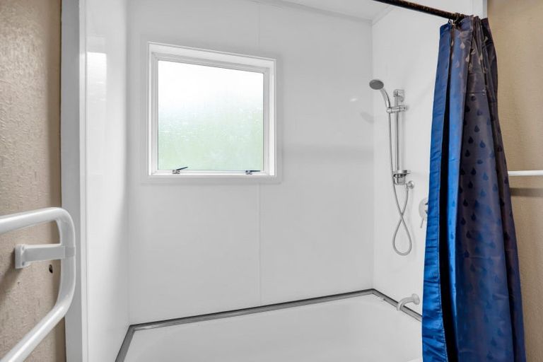 Photo of property in 29 Montjoy Street, Stratford, 4332