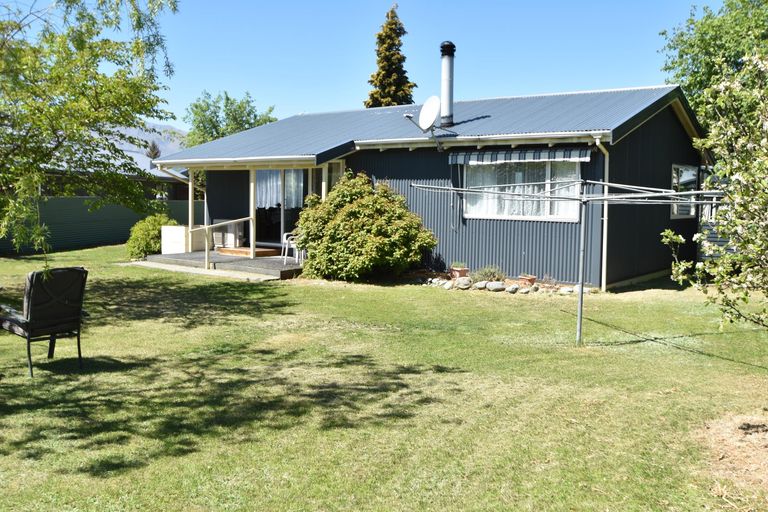 Photo of property in 2 Keene Place, Omarama, 9412