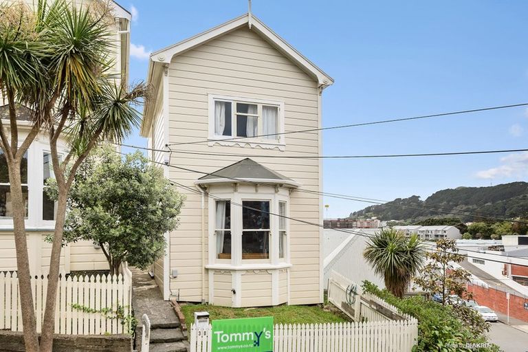Photo of property in 30 Drummond Street, Mount Cook, Wellington, 6021
