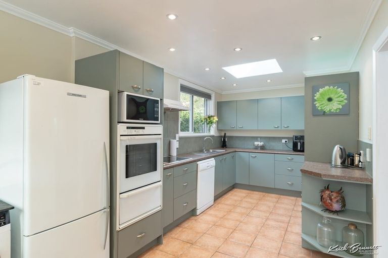 Photo of property in 29 Jocelyn Crescent, Pinehaven, Upper Hutt, 5019