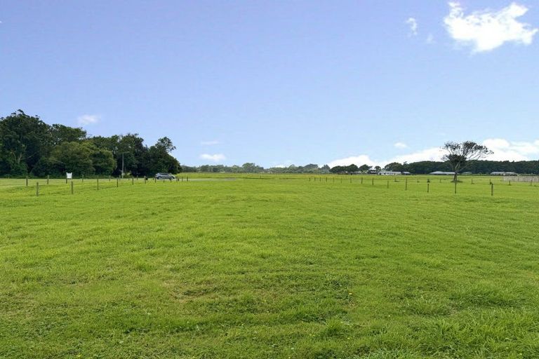 Photo of property in 27 Riverside Drive, Ohau, 5570