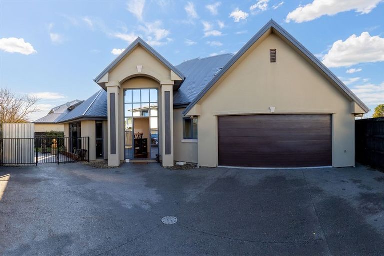 Photo of property in 562a Bower Avenue, Parklands, Christchurch, 8083
