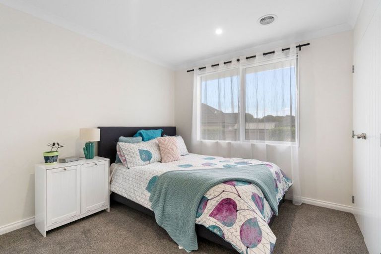 Photo of property in 6 Albizia Grove, Waikanae, 5036