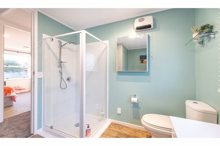 Photo of property in 16 Westfield Avenue, Templeton, Christchurch, 8042