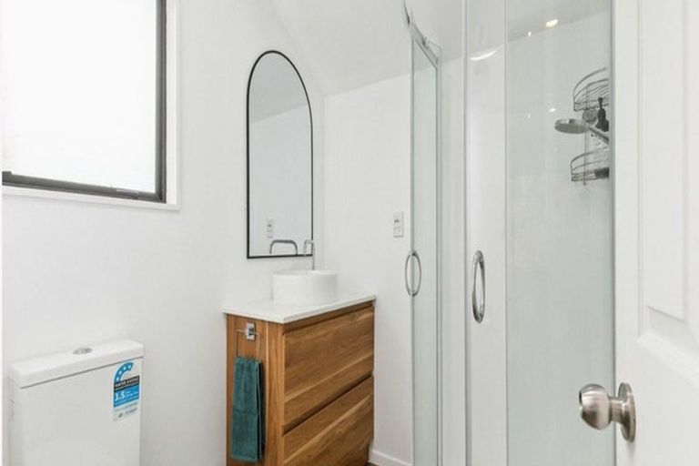 Photo of property in 13 Chastudon Place, Tawa, Wellington, 5028