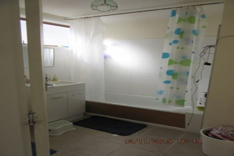 Photo of property in 109 Akaroa Drive, Maupuia, Wellington, 6022