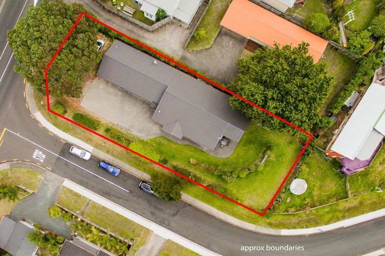 Photo of property in 854 Whangaparaoa Road, Manly, Whangaparaoa, 0930