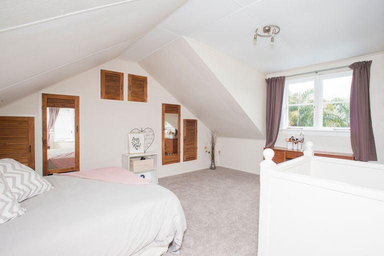 Photo of property in 27 Disraeli Street, Gisborne, 4010