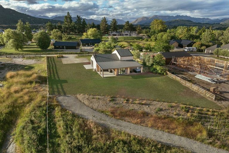 Photo of property in 2/19 Monteith Road, Albert Town, Wanaka, 9382