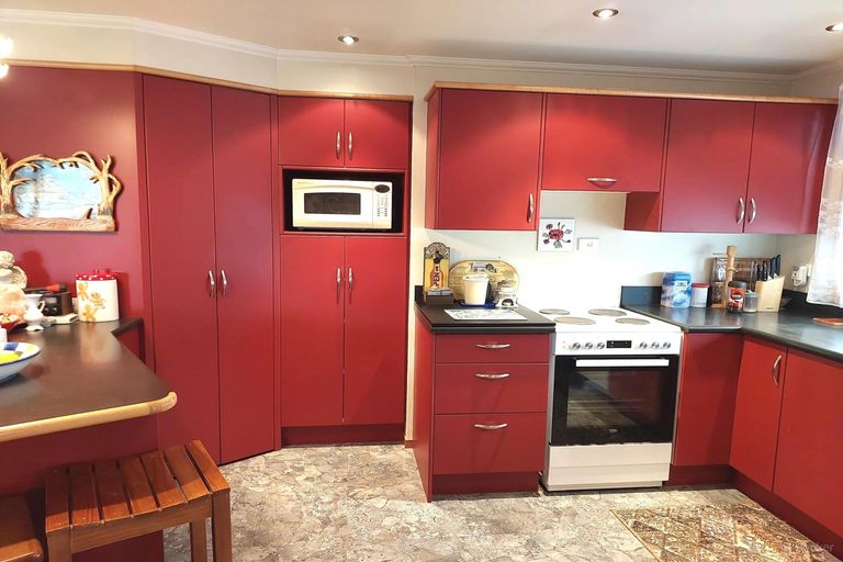 Photo of property in 8 Moorhouse Street, Waimate, 7924