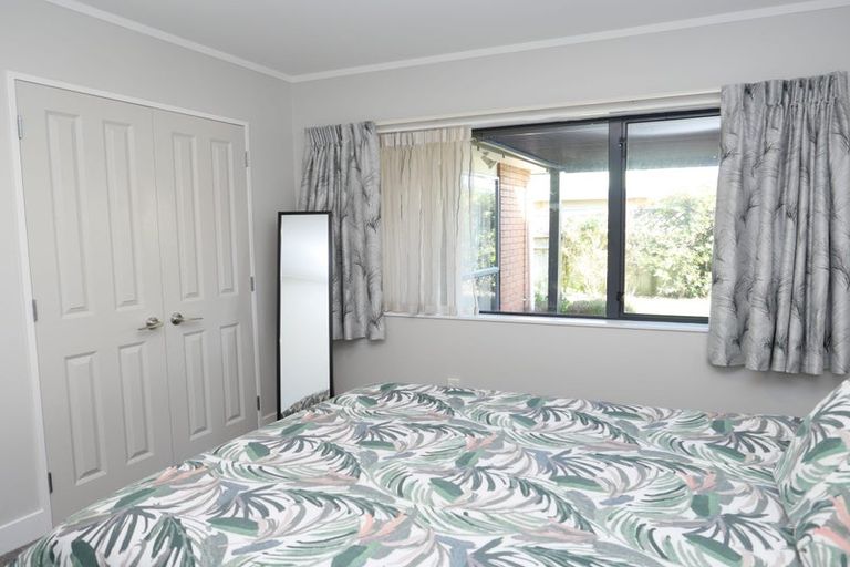 Photo of property in 68 Guildford Drive, Paraparaumu, 5032