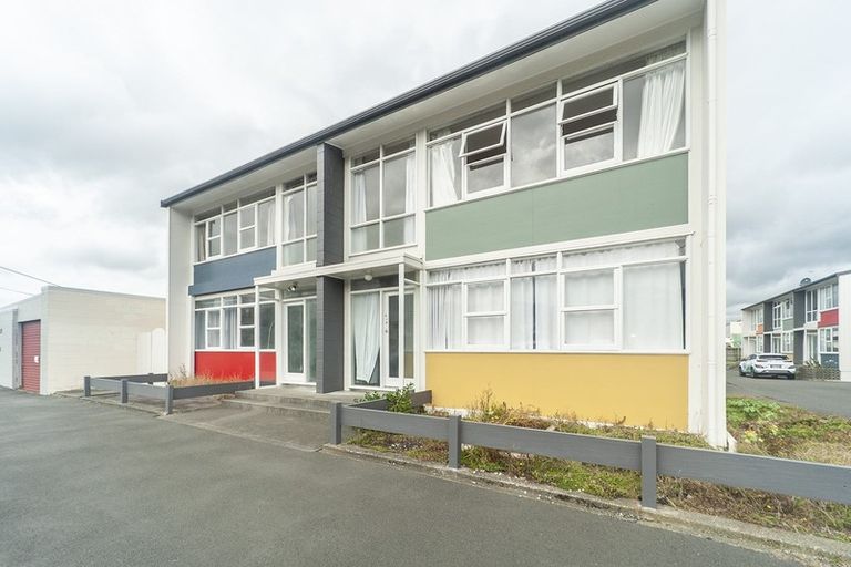 Photo of property in 7/55 Apu Crescent, Lyall Bay, Wellington, 6022