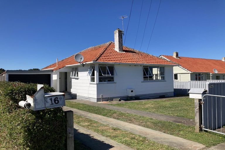 Photo of property in 14 Carey Street, Waitara, 4320