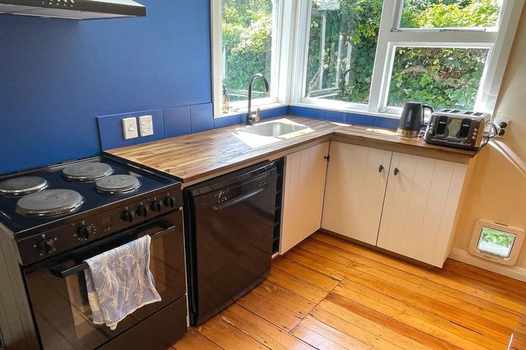 Photo of property in 77 Colombo Street, Somerfield, Christchurch, 8023