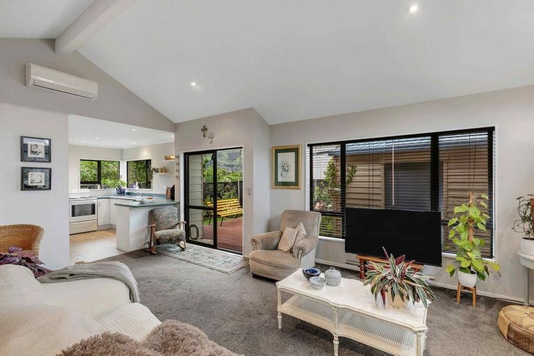 Photo of property in 37 Apple Terrace, Ranui, Porirua, 5024