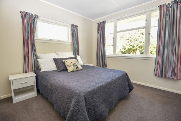 Photo of property in 89 Victoria Street, Carterton, 5713