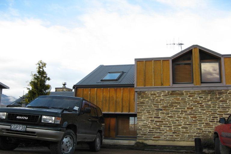 Photo of property in 5 Stone Ridge Place, Queenstown, 9300