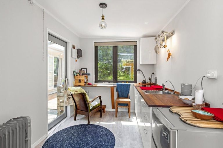 Photo of property in 5 Cross Street, Raglan, 3225