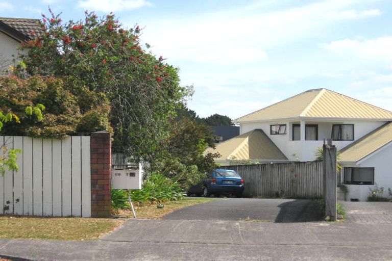 Photo of property in 1/10 Centorian Drive, Windsor Park, Auckland, 0632
