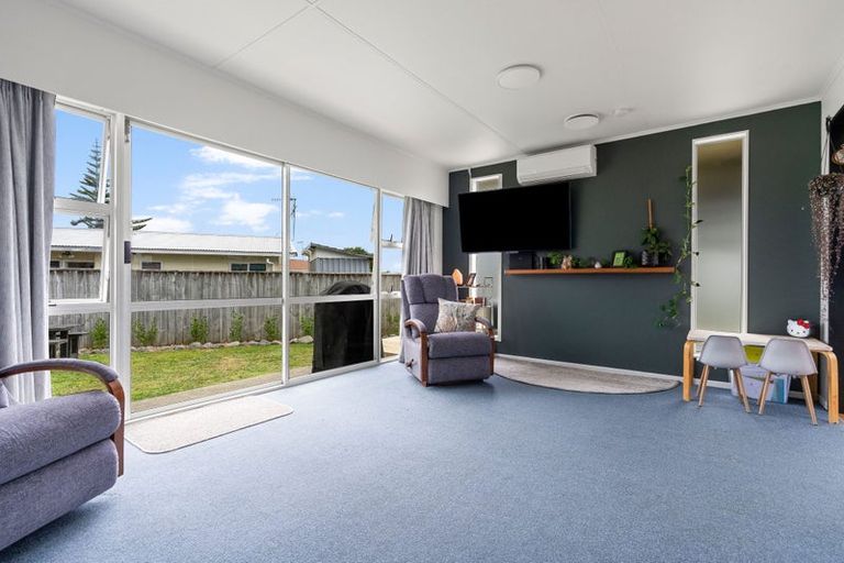 Photo of property in 39 Heather Street, Levin, 5510