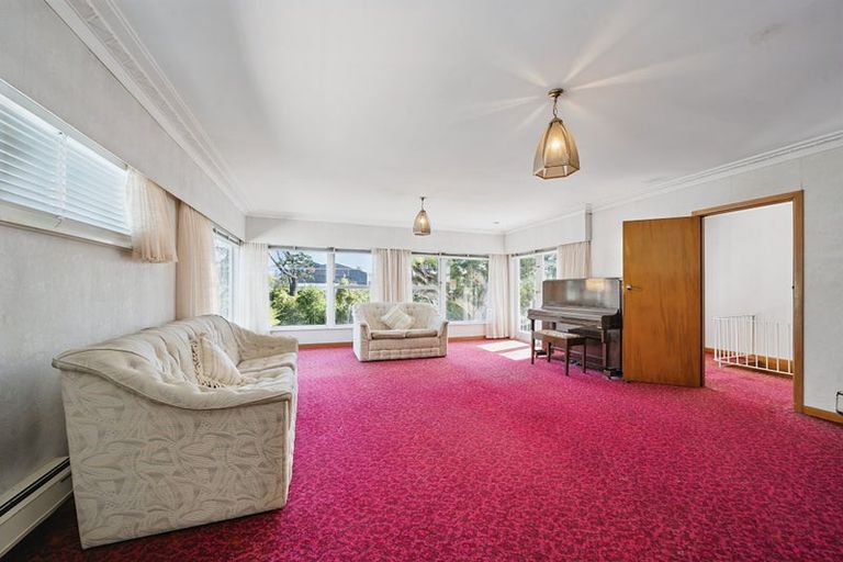 Photo of property in 18 Millbrook Road, Henderson, Auckland, 0612